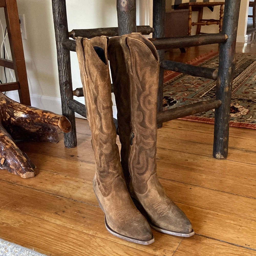 Sundance “Walkabout” boot.